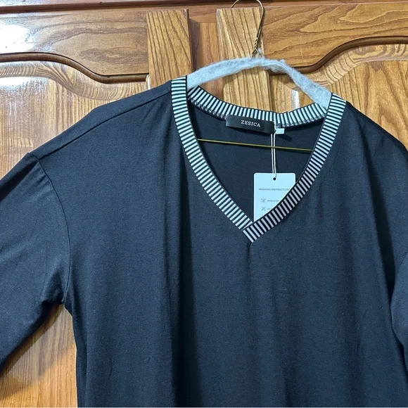 Ladies Size M Black V-Neck Dress with Striped‎ Trim NEW - Picture 3 of 11